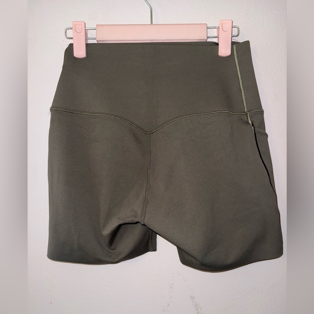 NWOT! Nike Universe performance Biker Shorts- Size M - Picture 5 of 5